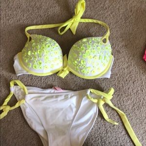 Victoria’s Secret bikini
